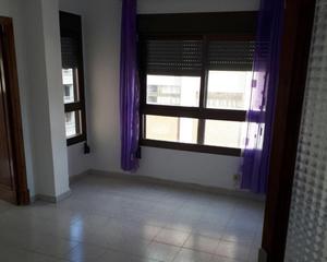 Appartement à Plaça de Toros. Junto avenidas y al parque de ses estacions Appartement à Plaça de Toros. Junto avenidas y al parque de ses estacions