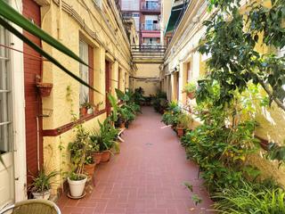 Pis a Raval. Junto nou de la rambla Pis a Raval. Junto nou de la rambla