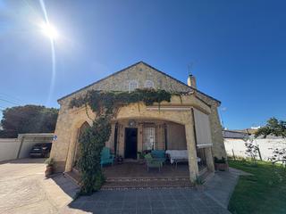 Chalet in Las Lagunas - Campano. Zona rana verde. Chalet in Las Lagunas - Campano. Zona rana verde.