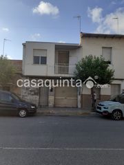 Suelo para equipamiento en Avenida manuel torres, 28. Casa de dos plantas Suelo para equipamiento en Avenida manuel torres, 28. Casa de dos plantas