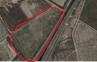 Terreny residencial Carrer la font. Parcela de 29.000 m2 Terreny residencial Carrer la font. Parcela de 29.000 m2