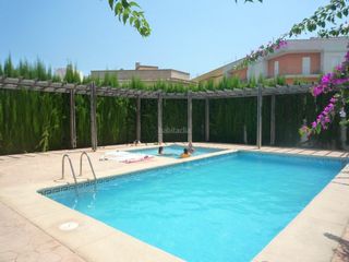 Lloguer Casa adossada en Beniarjó. Casa adosada con 3 habitaciones, parking y piscina comunitaria Lloguer Casa adossada en Beniarjó. Casa adosada con 3 habitaciones, parking y piscina comunitaria
