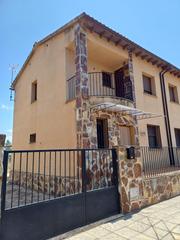 Maison jumelée à El roble 3. Adosado en torre de don miguel extremadura Maison jumelée à El roble 3. Adosado en torre de don miguel extremadura