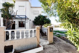 Casa adosada en Calle urano, 359. Ocasion un bungalow en torreta Casa adosada en Calle urano, 359. Ocasion un bungalow en torreta