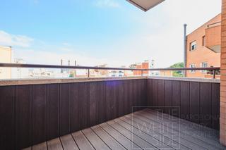 Pis  Montjuïc. Piso con terraza en venta poblesec  barcelona. reformado, parqui Pis  Montjuïc. Piso con terraza en venta poblesec  barcelona. reformado, parqui
