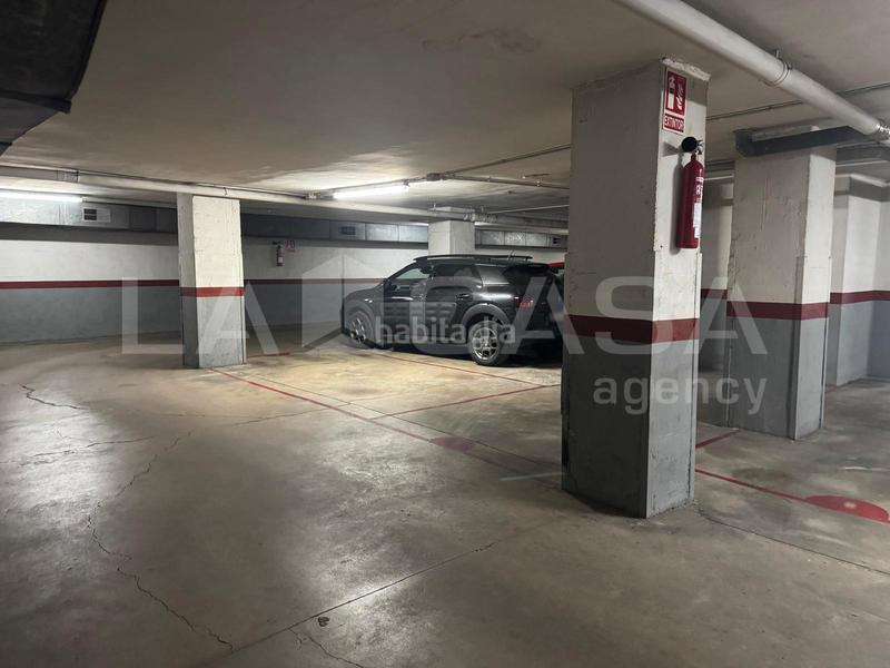 Foto b30f6cb8-96eb-45b5-8efe-66d62d0f3216. Parking coche en Lledoner Granollers Foto b30f6cb8-96eb-45b5-8efe-66d62d0f3216. Parking coche en Lledoner Granollers