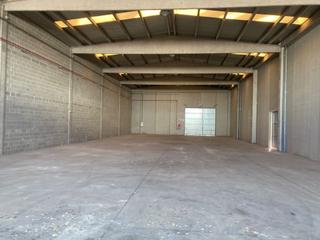 Lloguer Nau industrial Carrer les verdunes. Estupenda nave industrial entre medianeras de 717 m2, con patio Lloguer Nau industrial Carrer les verdunes. Estupenda nave industrial entre medianeras de 717 m2, con patio