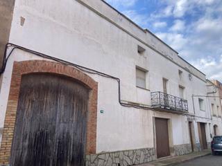 Maison à Avinguda catalunya 98. Gran casa familiar con dos navesalmacenes, uno en la parte later Maison à Avinguda catalunya 98. Gran casa familiar con dos navesalmacenes, uno en la parte later