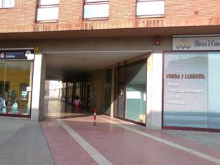Location Local commercial à Carrer cardenal domènech 50. Estupendo local comercial muy económico, situado en las galerías Location Local commercial à Carrer cardenal domènech 50. Estupendo local comercial muy económico, situado en las galerías