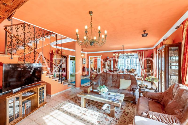 Foto 90140ec3-8704-421f-8d45-d529bc5b7231. Xalet amb calefacció aparcament piscina a Moralet Alicante Foto 90140ec3-8704-421f-8d45-d529bc5b7231. Xalet amb calefacció aparcament piscina a Moralet Alicante