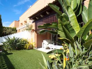 Casa adossada a Els Munts. Muy cerca playa Casa adossada a Els Munts. Muy cerca playa