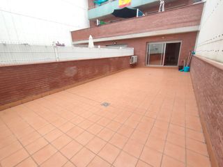 Alquiler Loft Carrer salvador busquets. Loft amueblado con patio Alquiler Loft Carrer salvador busquets. Loft amueblado con patio