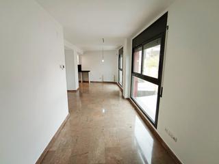 Lloguer Pis Baix riera. Fantàstic pis de dues habitacions amb plaça de pàrquing a les fo Lloguer Pis Baix riera. Fantàstic pis de dues habitacions amb plaça de pàrquing a les fo