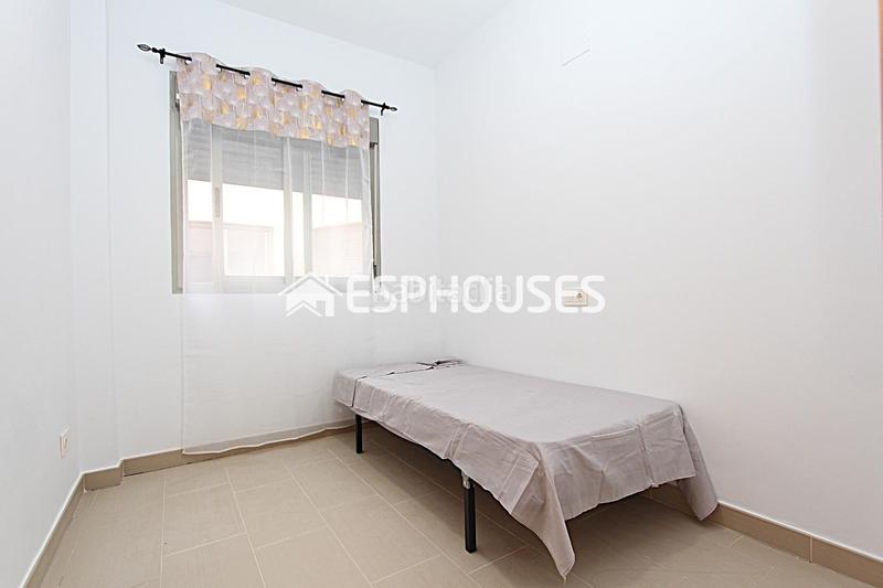 Foto 28ccc88d-e145-41e3-9f4c-766ef931a467. Apartament amb aparcament a Pueblo Guardamar del Segura Foto 28ccc88d-e145-41e3-9f4c-766ef931a467. Apartament amb aparcament a Pueblo Guardamar del Segura