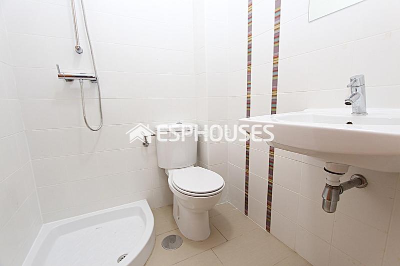 Foto ab7a9a66-30a4-4031-ab67-f29492fd718b. Apartament amb aparcament a Pueblo Guardamar del Segura Foto ab7a9a66-30a4-4031-ab67-f29492fd718b. Apartament amb aparcament a Pueblo Guardamar del Segura