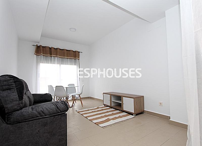 Foto e70db0a4-f39c-4d69-9823-69e3955a61d3. Apartament amb aparcament a Pueblo Guardamar del Segura Foto e70db0a4-f39c-4d69-9823-69e3955a61d3. Apartament amb aparcament a Pueblo Guardamar del Segura