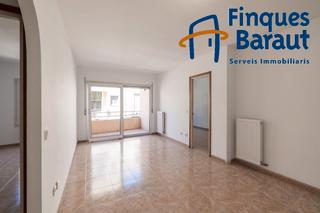 Appartement  Carrer sant antoni. Oportunidad en el centro de figueres! piso amplio con terraza y Appartement  Carrer sant antoni. Oportunidad en el centro de figueres! piso amplio con terraza y