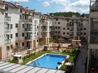 Lloguer Pis Avenida pau de (la). Residencial con piscina Lloguer Pis Avenida pau de (la). Residencial con piscina