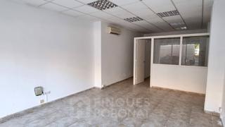 Local commercial à Bloc sant joan 43007. Local en venta en sant pere y sant pau. Local commercial à Bloc sant joan 43007. Local en venta en sant pere y sant pau.