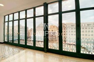 Lloguer Oficina a Dreta de l´Eixample. Luminosa oficina en alquiler de 250m en un edificio modernista e Lloguer Oficina a Dreta de l´Eixample. Luminosa oficina en alquiler de 250m en un edificio modernista e