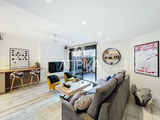 Lloguer Dúplex a Poblenou. Estupendo dúplex de diseño con piscina comunitaria junto a la ra Lloguer Dúplex a Poblenou. Estupendo dúplex de diseño con piscina comunitaria junto a la ra