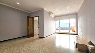 Pis a Carrer d'antonio vico 37. Vivienda con terraza de 35 m² y opción de local comercial en la Pis a Carrer d'antonio vico 37. Vivienda con terraza de 35 m² y opción de local comercial en la