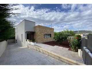 Haus in Santa Cristina Poble. Chalet independiente en el centro de santa cristina daro Haus in Santa Cristina Poble. Chalet independiente en el centro de santa cristina daro