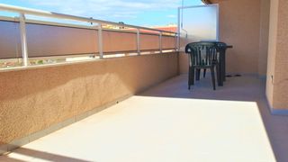 Rent Apartment Carrer menorca. Con gran terraza Rent Apartment Carrer menorca. Con gran terraza