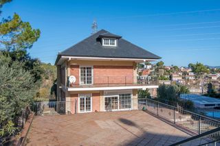 Xalet Avinguda ca n´amat. Casa unifamiliar de 408 m2 Xalet Avinguda ca n´amat. Casa unifamiliar de 408 m2