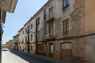 Casa Carrer cavalleria. Casa plurifamiliar a reformar Casa Carrer cavalleria. Casa plurifamiliar a reformar