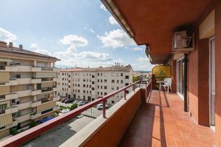 Pis Avinguda marti genis i aguilar. Piso alto con terraza Pis Avinguda marti genis i aguilar. Piso alto con terraza