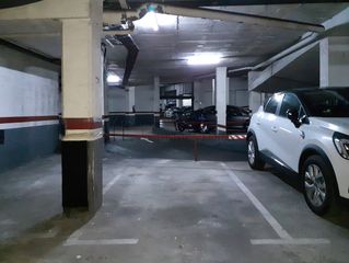 Rent Car parking in Passeig andreu nin, 75. Cómoda y junto a can dragó Rent Car parking in Passeig andreu nin, 75. Cómoda y junto a can dragó