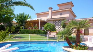 Chalet Carrer fito. Chalet ideal en cala blava Chalet Carrer fito. Chalet ideal en cala blava