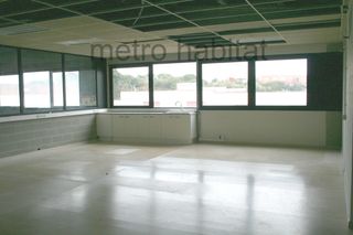Lloguer Nau industrial Carretera figueres. Nau 700m² nova a besalu. Lloguer Nau industrial Carretera figueres. Nau 700m² nova a besalu.