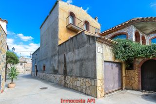 Masía en C/ mig. vila - robau, 1. Rustica con muchas posibilidades Masía en C/ mig. vila - robau, 1. Rustica con muchas posibilidades