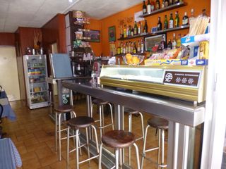 Bar Delante cap.. Bien situado Bar Delante cap.. Bien situado