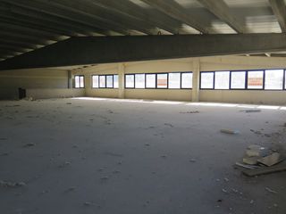Lloguer Oficina Poligon besalú. Despatx diafan 250m² a 750m². Lloguer Oficina Poligon besalú. Despatx diafan 250m² a 750m².