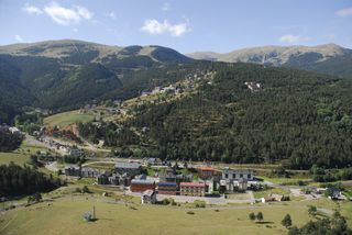 Solar urbà La molina - alp. A prop de l´estació de tren Solar urbà La molina - alp. A prop de l´estació de tren