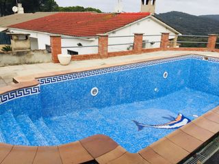Chalet en Carrer oliveres (de les), 1. Con garaje y piscina particular Chalet en Carrer oliveres (de les), 1. Con garaje y piscina particular