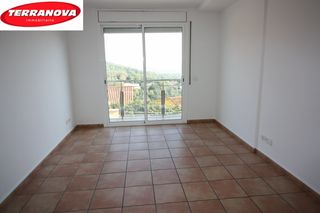 Rent Semi detached house in Calle de puiggraciós, 20. Casa adosada cercana al centro Rent Semi detached house in Calle de puiggraciós, 20. Casa adosada cercana al centro