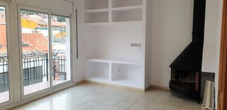 Alquiler Piso Carrer dalt/alcalde sadurní pujadas. Zona muy tranquila y vistas Alquiler Piso Carrer dalt/alcalde sadurní pujadas. Zona muy tranquila y vistas