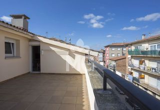 Dúplex Carrer puig-agut. Amb terrassa Dúplex Carrer puig-agut. Amb terrassa