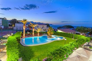 Alquiler de Temporada Casa Fané de baix. Casa con piscina 5 personas Alquiler de Temporada Casa Fané de baix. Casa con piscina 5 personas