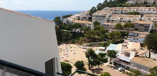 Ático en Urbanització cala salions, 27 edificio vaurien a, esc 1. Dos terrazas, a pie playa vistas Ático en Urbanització cala salions, 27 edificio vaurien a, esc 1. Dos terrazas, a pie playa vistas