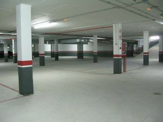 Car parking in Avinguda països catalans, 4. Plaza de parking de 14 m2 Car parking in Avinguda països catalans, 4. Plaza de parking de 14 m2