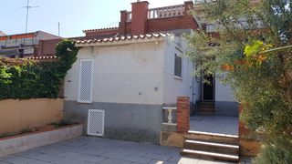 Lloguer Casa adossada Avinguda pla del vent. Casita adosada torreblanca Lloguer Casa adossada Avinguda pla del vent. Casita adosada torreblanca