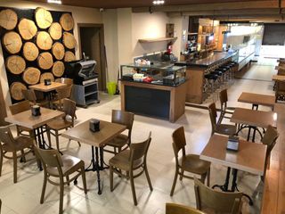 Affitto Bar Narcis monturiol. Forn de pa cafeteria Affitto Bar Narcis monturiol. Forn de pa cafeteria