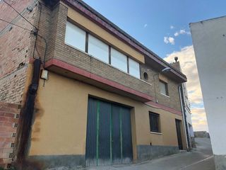 Casa adossada en Carrer verge de montserrat, 5. Casa en venta la granja d´escarp Casa adossada en Carrer verge de montserrat, 5. Casa en venta la granja d´escarp