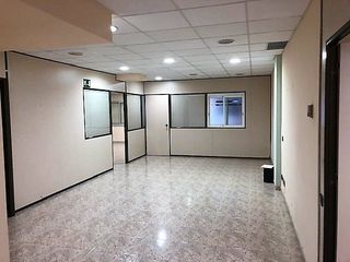 Oficina Zona moli vell. Local comercial Oficina Zona moli vell. Local comercial