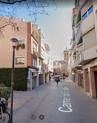 Affitto Attico A 1 minut de l´ajuntament. Orientado al sur, con terraza Affitto Attico A 1 minut de l´ajuntament. Orientado al sur, con terraza